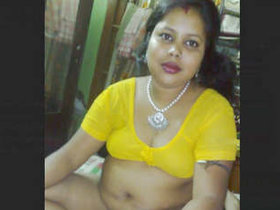A Bengali girl from Kolkata reveals herself