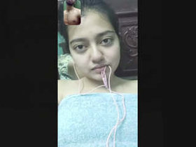 Stunning Indian beauty shares her allure on a video chat