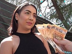 Getting a tour of its surroundings to stick with 1 - Erika Everhardt