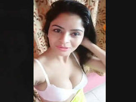 Live stream of attractive woman unveiling her bosom