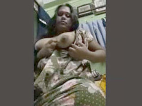 Indian wife reveals her breasts and intimate parts in videos