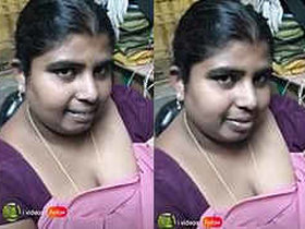 Indian aunt reveals her bosom