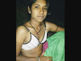 Desi beauty engages in outdoor sex