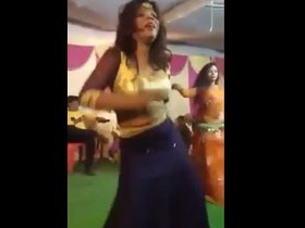 A mishap during Arkestra performance with a dancing girl