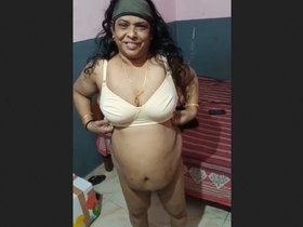 Indian aunt's wardrobe change
