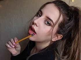 Unsuccessful webcam performer uses JOI to revive porn show