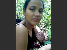 Indian beauty engages in outdoor sex