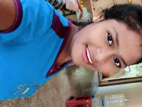 Indian girl records herself getting turned on