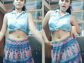 Indian girl performs sensual dance routine