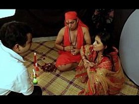 Indian beauty Mrinalini Chatterjee in a nude video