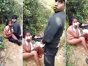 Lovers caught outside in park, caught by teacher, leaked Desi mms online