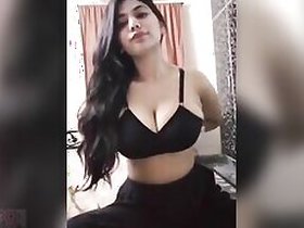 Hot chick Desi XXX takes off her sexy bra and shows off her stunning big tits