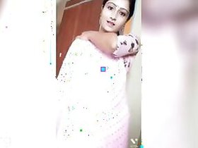 Beautiful Indian XXX striptease show video