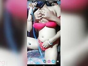 Selfie video of village girl Desi Dehati who likes to suck and masturbate