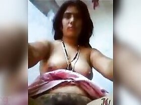 Hillbilly Bhabhi put on a livecam show for her secret lover