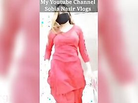 Hot Pakistani girl shows off her juicy body Desi dancing in front of the camera