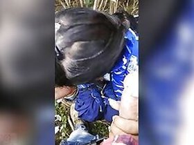 Unsatisfied Desi XXX girl gives a blowjob to her boyfriend MMC