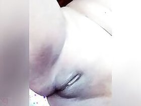 Cute Desi bhabhi poses for XXX video clip showing her tits and pussy