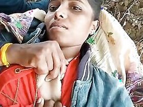Rustic aunt in the open air sex MMS video with her boyfriend