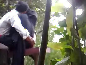 Mumbai couple fucking in a public park