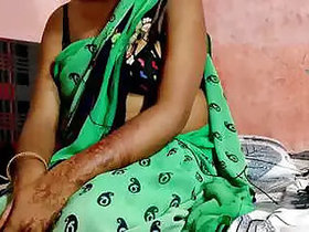 Masturbates in front of an Indian maid Hindi role-playing HD video clear voice