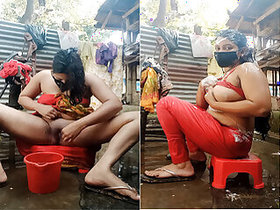 Sexy figure Desi Indian Shows her naked body and bathing Part 1