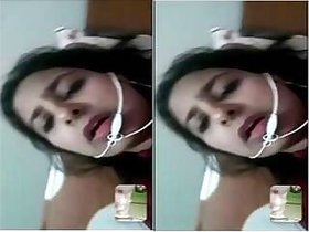 Sexy Girl Shows Her Pussy Video Call