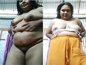 Desi Fatty Bhabhi Shows Tits Pussy