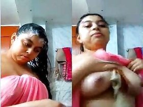 Desi Girl Records Her Bathing Video