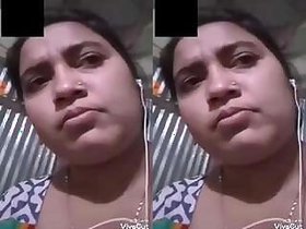 Bangladeshi Girl Shows Tits and Pussy Part of a Video Call