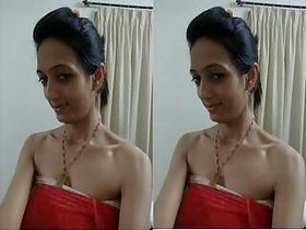 Sexy Indian Girl Shows Her Naked Body On Video Call