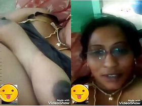 A horny Desi Bahbhi shows off her tits and pussy on VK