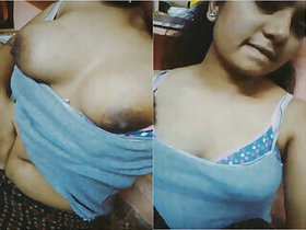 Hot girl Bangla Shows her tits and pussy