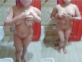 Paki Girl Records Her Bathing Video